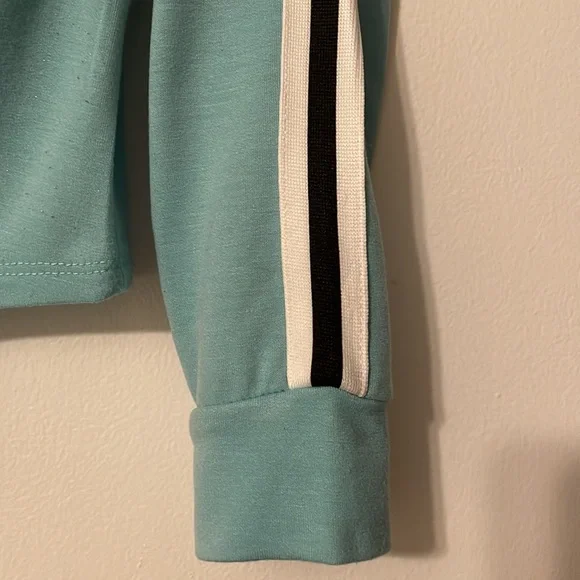 GIRLS TOP. - Picture 2 of 5